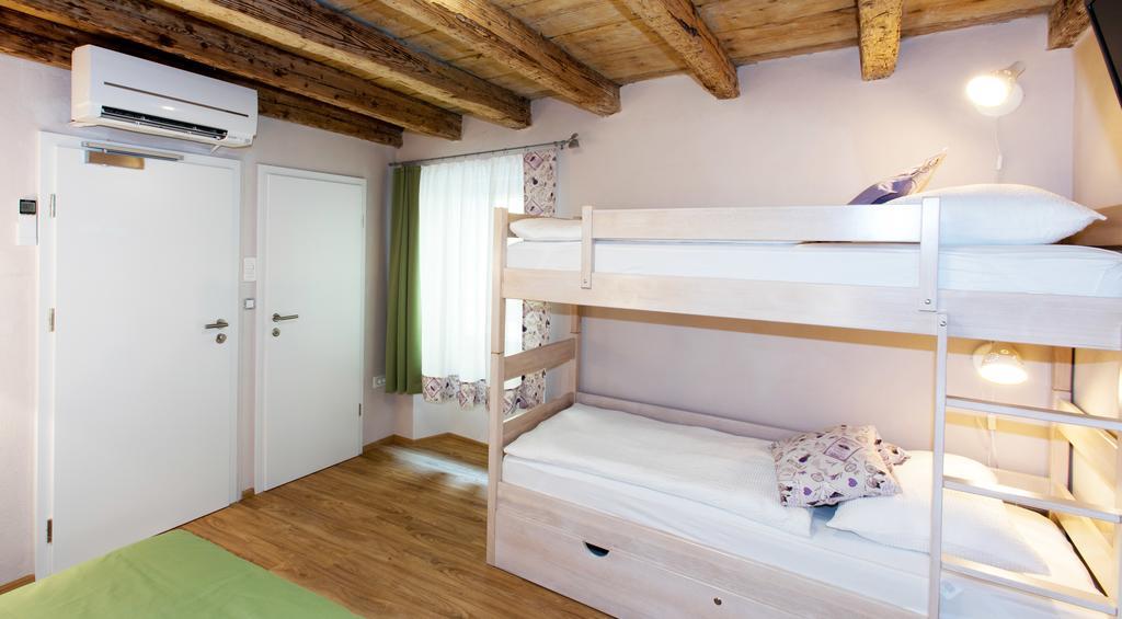 Guesthouse Centrum B&B Izola Exteriör bild